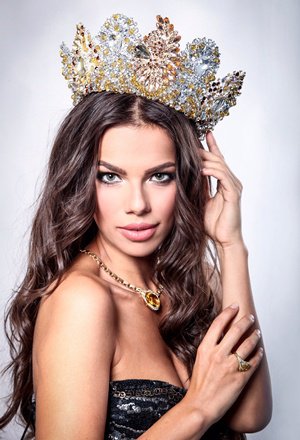 Самой красивой девушкой на конкурсе "Миссис Вселенная-2016" стала австралийка с украинскими корнями