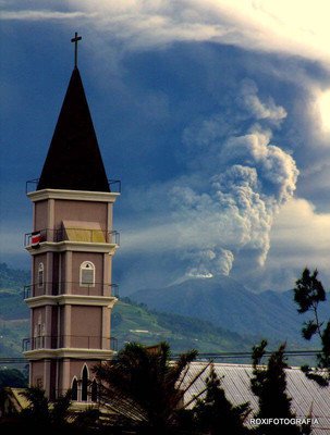 В Коста-Рике свирепствует вулкан Турриальба. ФОТО
