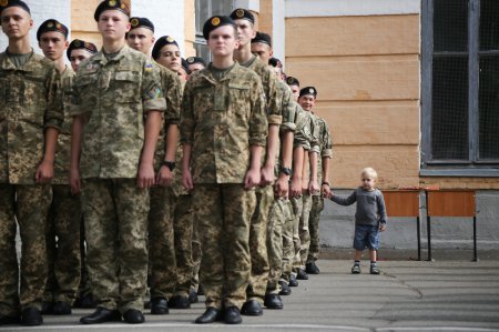 Вакарчук пришел сегодня на первый звонок в лицей имени Ивана Богуна