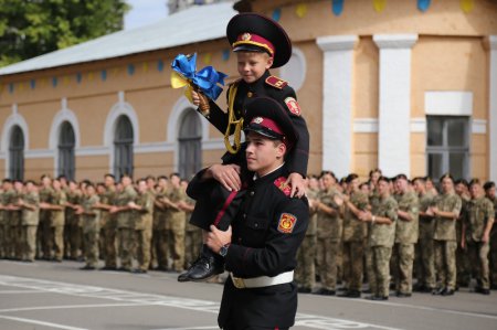 Вакарчук пришел сегодня на первый звонок в лицей имени Ивана Богуна