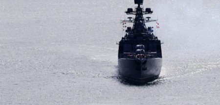 В территориальные воды Украины зашло российское судно. Выгонять незваного гостя никто не торопится