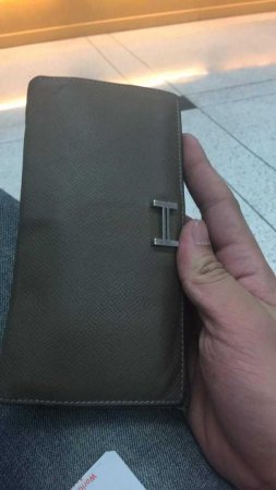 В Таиланде бездомный вернул кошелек в полицию