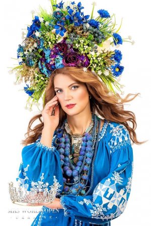 Самой красивой девушкой на конкурсе "Миссис Вселенная-2016" стала австралийка с украинскими корнями