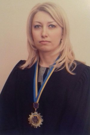 Судья Львовского окружного суда Оксана Карпяк развелась с мужем-коррупционером, чтобы спасти имущество. ВИДЕО 