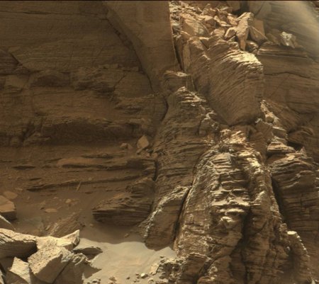 Марсоход Curiosity прислал потрясающие фотографии с Красной планеты