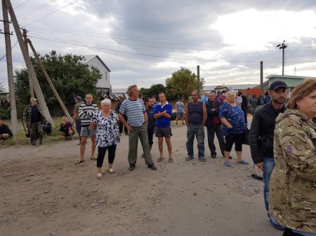 Попытка рейдерского захвата на Днепропетровщине: 200 человек в масках пришли к фермерскому хозяйству
