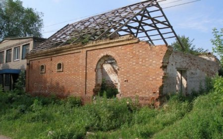 В Запорожье один из домов построен на фундаменте из могильных плит