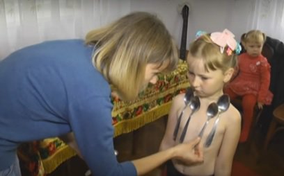 В Тернополе живет 6-летняя "девочка-магнит". ВИДЕО