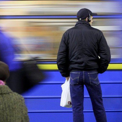ЧП в Киеве: пассажир метро погиб, упав на рельсы