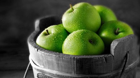 Ученые: яблоки защищают от рака