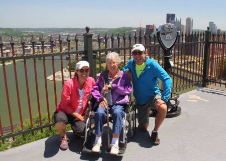 Скончалась 91-летняя американка, которая предпочла путешествия борьбе с онкологией. ФОТО