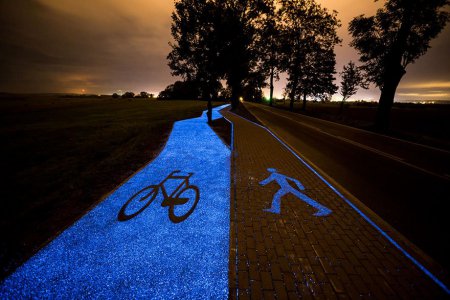Поляки создали велодорожку, которая светится в темноте. ФОТО