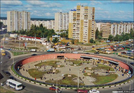 Как в КГГА защищают строительство ТРЦ над станцией метро "Героев Днепра"