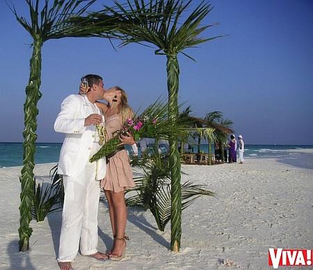 Спустя 3,5 года после смерти мужа Тина Кароль впервые показала поклонникам свои свадебные фото 