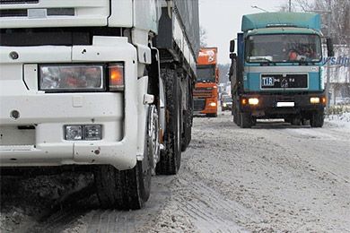 Внимание! В нескольких областях Украины ограничено движение грузового транспорта