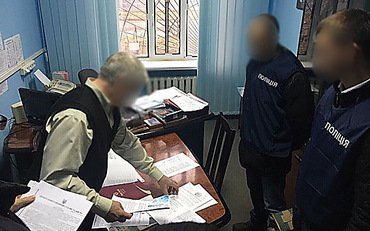 В Киеве задержан на взятке чиновник, продавший сертификаты соответствия на новостройки