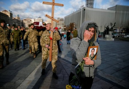 На Майдане простились с двумя погибшими бойцами АТО: фото