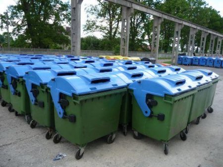 В Киеве планируют установить подземные мусорные баки