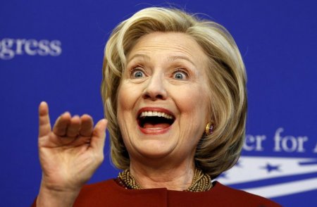 На прилавки магазинов в США ошибочно попал журнал Newsweek о победе Клинтон: фото