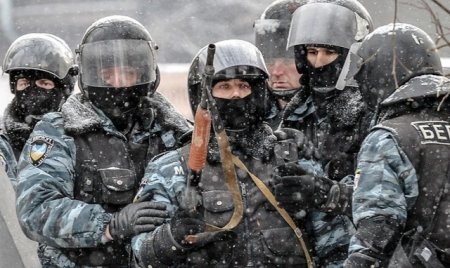 Экс-беркутовец, подозреваемый в убийствах на Майдане, вышел на свободу