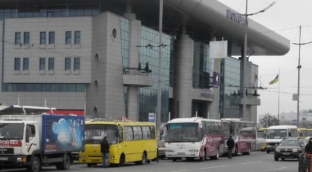 В Киеве завтра два автобуса сменят маршрут