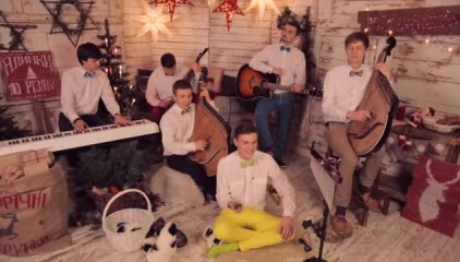 В Сети набирает популярность рождественская песенка "Jingle Bells" на украинском языке. ВИДЕО