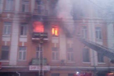 Масштабный пожар в центре Одессы: видео