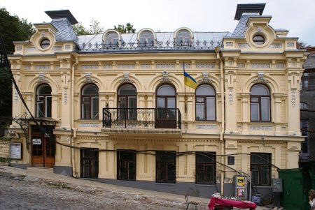 Архитектор Театра на Подоле считает, что народ возмущается "по заказу"
