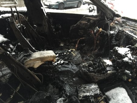 В центре Киева сожгли авто нардепа Руденко