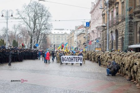 Праздничный марш во Львове. Фоторепортаж
