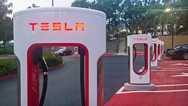 Tesla Motors построит в Украине две станции быстрой зарядки для электромобилей