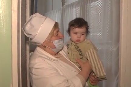 В детскую больницу Полтавы подбросили 5-месячного малыша