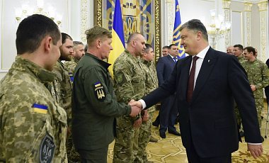 С начала 2017 года 7 тыс украинцев записались в ряды ВСУ - Порошенко