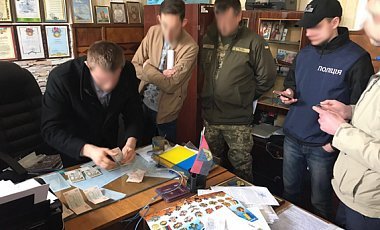 В Одесской области на взятке 6 тыс грн задержан военком