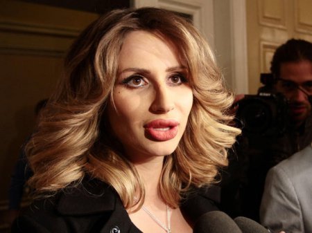 Скандальноизвестная украинская певица попала в ДТП под Москвой