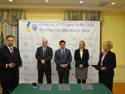В Посольстве Украины в США отметили 25-летие дипломатических отношений между Украиной и США