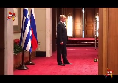 Пользователей интернет насмешило новое видео с "Путиным-ждуном"