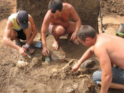 В Луганской области археологи обнаружили гробницу возрастом 4500 лет