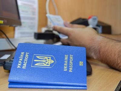 С начала действия безвиза границу с Европой пересекли почти 6400 украинцев