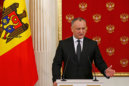 Президент Молдовы пригрозил своим парламентариям взять в руки вилы и вывести народ