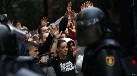Каталонские власти требуют оставки премьер-министра Испании из-за применения силы