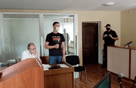 В Славянске суд закрыл дело о надписях на билбордах против Штепы