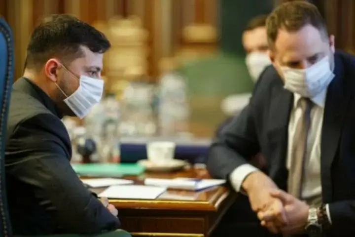 Важливе за 24 листопада: саміт за демократію, $700 млн для України, погіршення бізнес-клімату