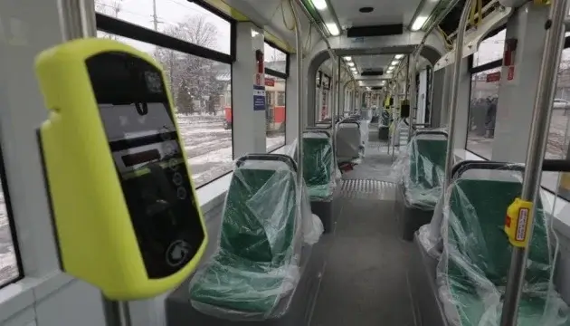 Первый украинский пятисекционный трамвай был презентован во Львове