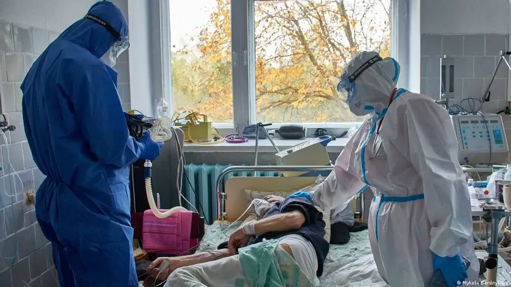 Эпидпорог заболеваемости COVID-19 по Украине превышена более чем втрое
