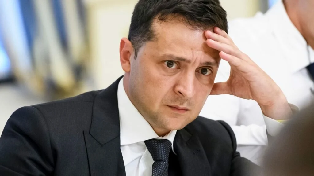 Президента Украины объявили должником в Крыму: Аксенов угрожает судом