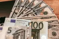 Чи є обмеження у користуванні банківськими продуктами під час війни