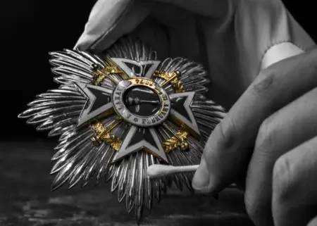 Секрети майстрів: як створюються унікальні нагороди вручну